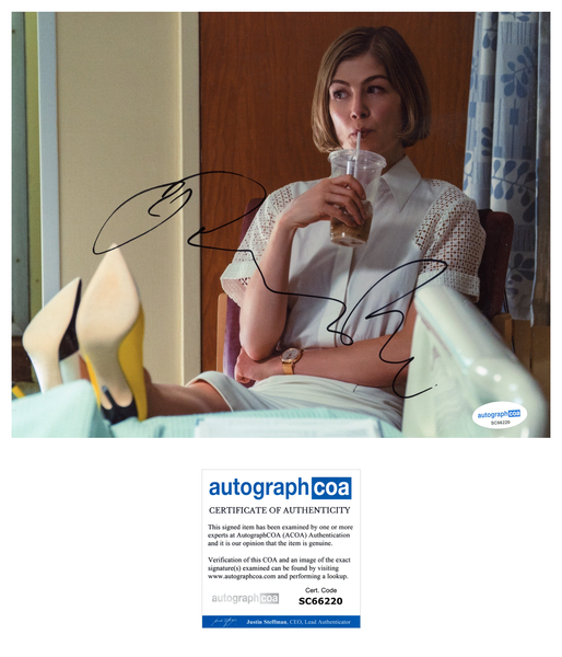 Rosamund Pike Gone Girl Signed Autograph 8x10 Photo ACOA
