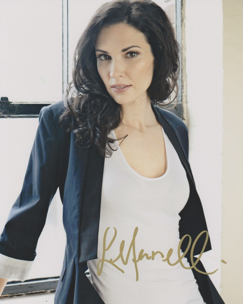 Laura Mennell Sexy Autograph Signed 8x10 Photo #2 | Outlaw Hobbies