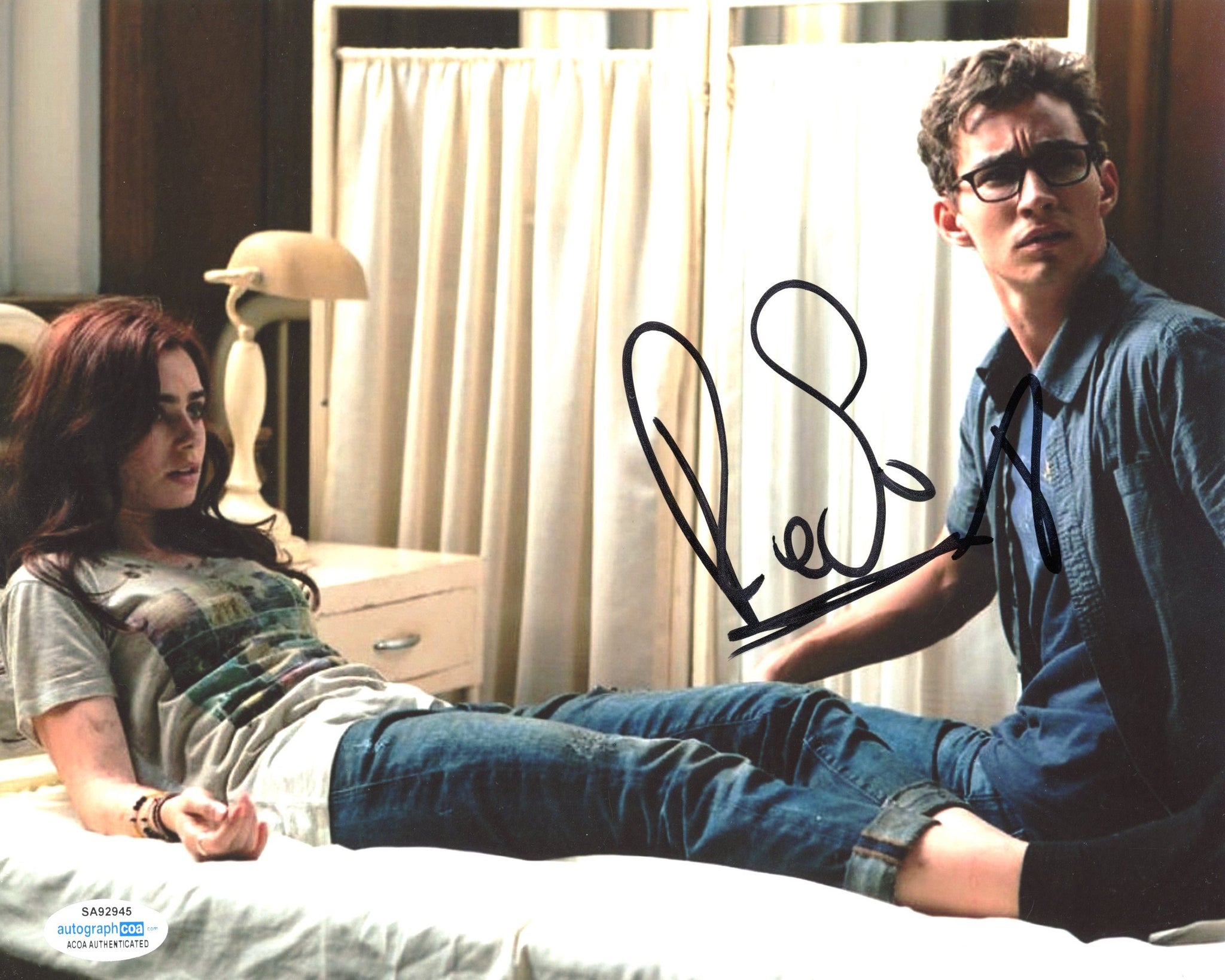 Robert Sheehan Mortal Instruments Signed Autograph 8x10 Photo ACOA