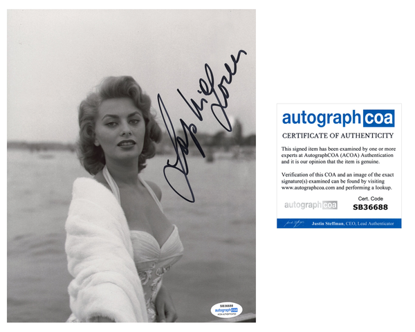 Sophia Loren Sexy Signed Autograph 8x10 Photo ACOA