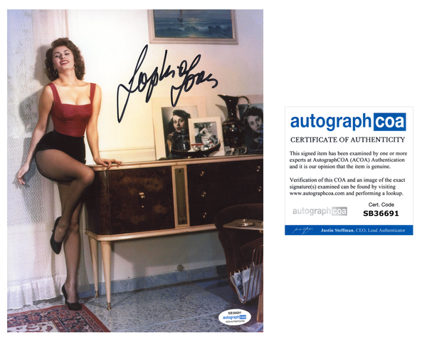 Sophia Loren Sexy Signed Autograph 8x10 Photo ACOA