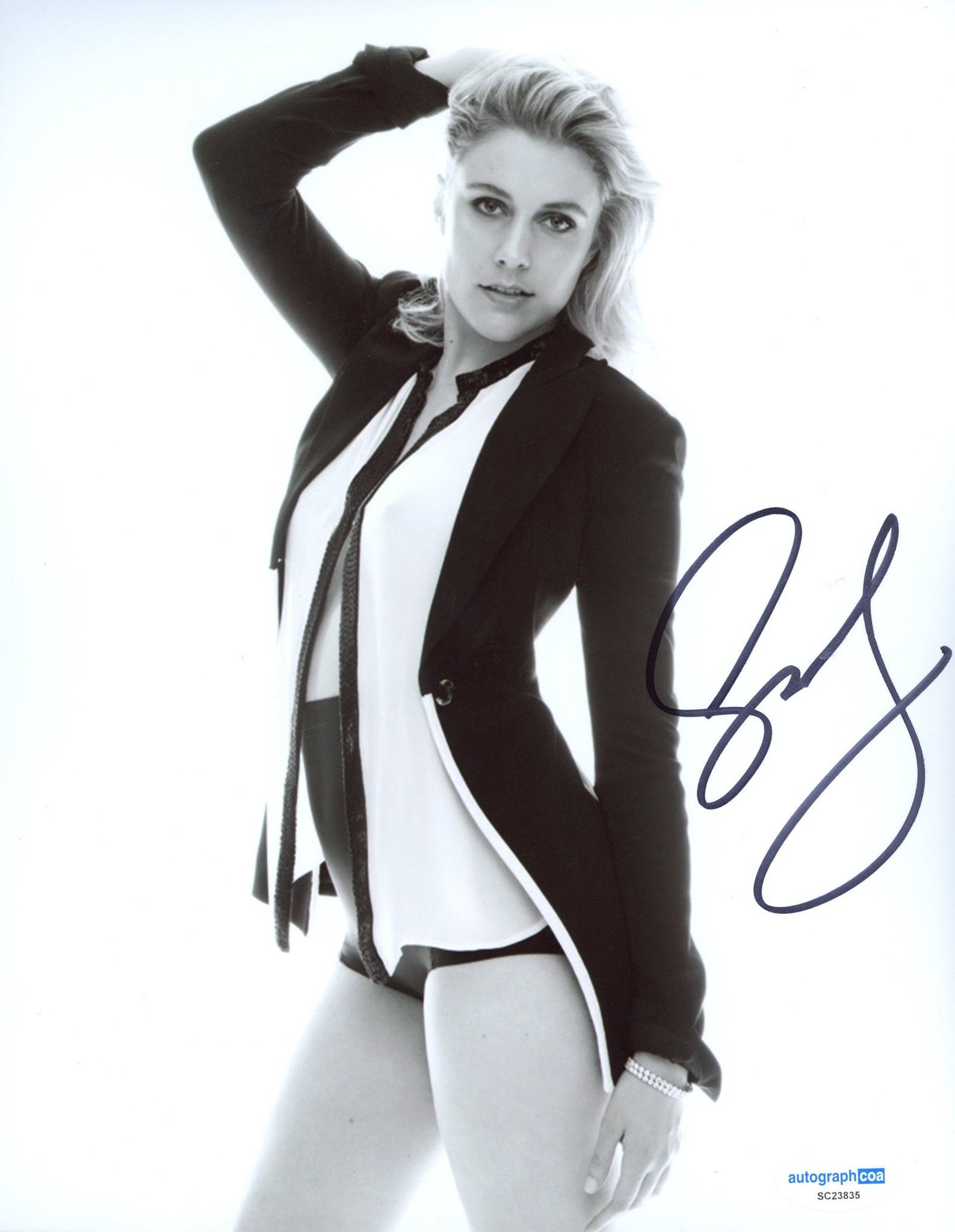 Greta Gerwig Sexy Signed Autograph 8x10 Photo ACOA