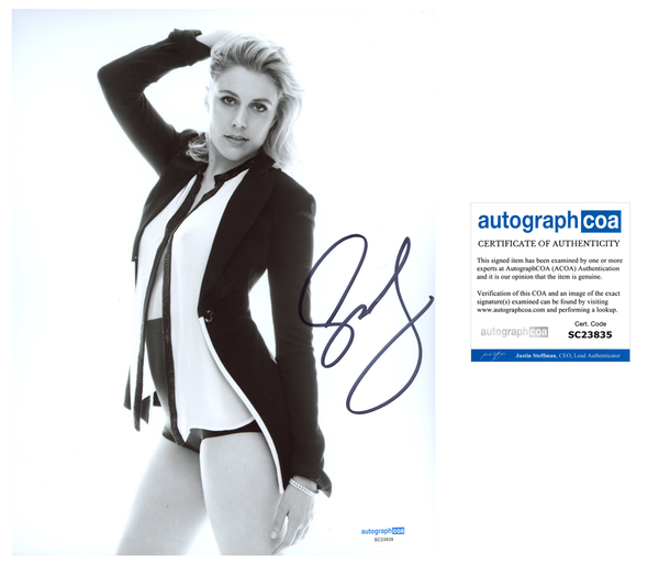 Greta Gerwig Sexy Signed Autograph 8x10 Photo ACOA