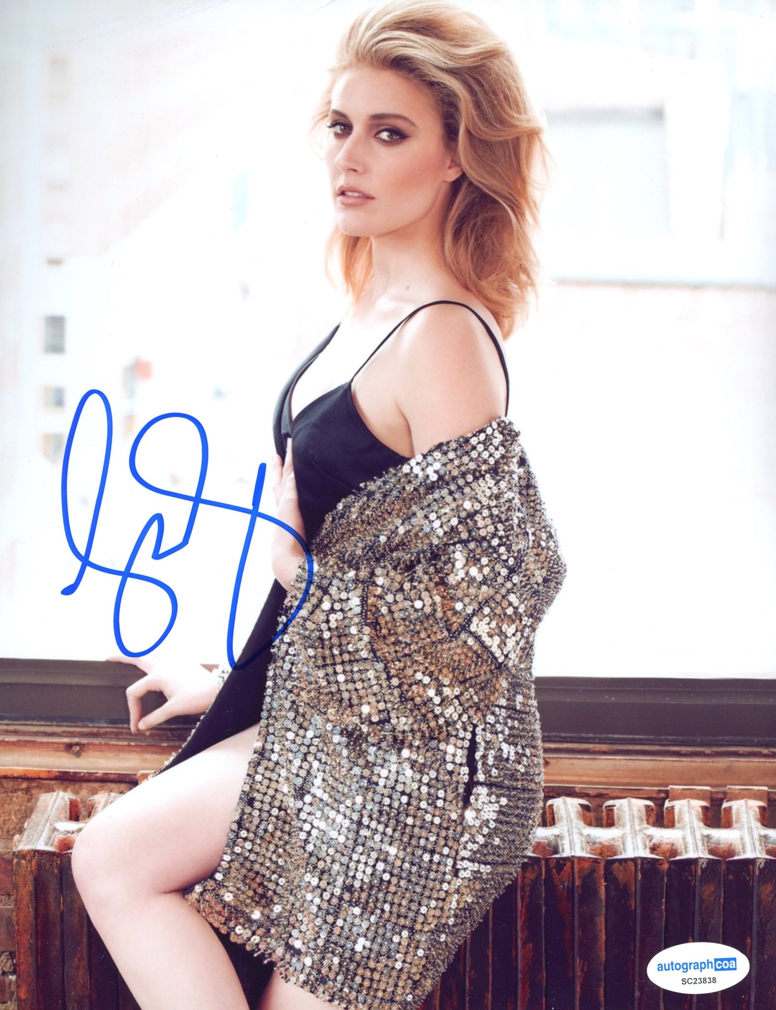 Greta Gerwig Sexy Signed Autograph 8x10 Photo ACOA