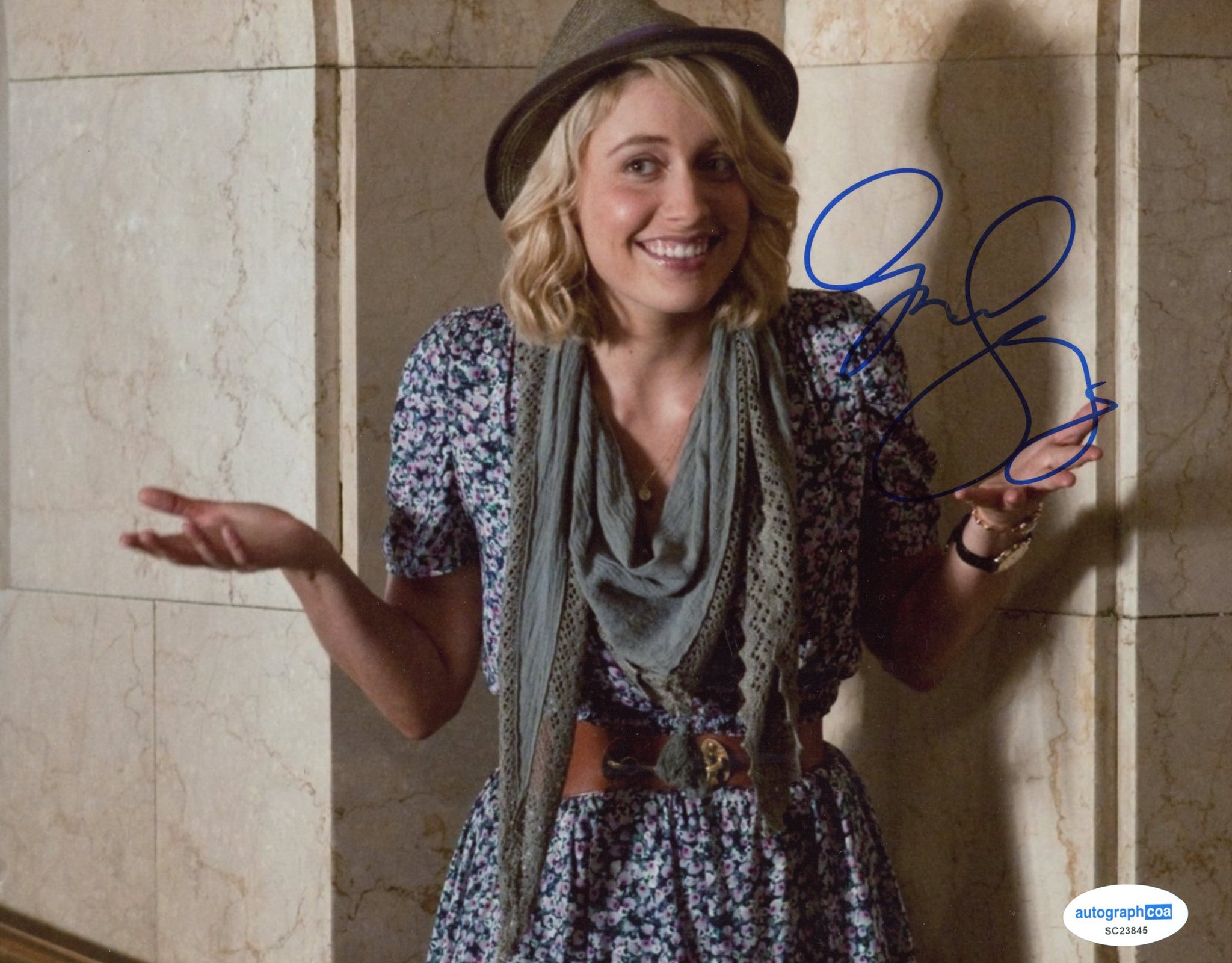 Greta Gerwig Sexy Signed Autograph 8x10 Photo ACOA