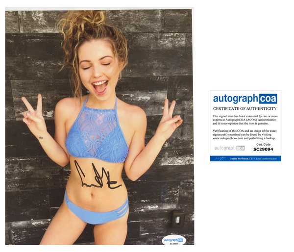 Sammi Hanratty Yellowjackets Signed Autograph 8x10 Photo ACOA