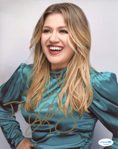 Kelly Clarkson Sexy Signed Autograph 8x10 Photo ACOA