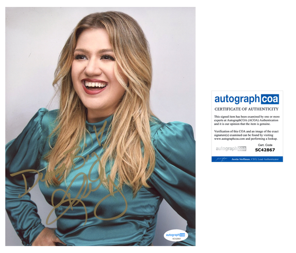 Kelly Clarkson Sexy Signed Autograph 8x10 Photo ACOA