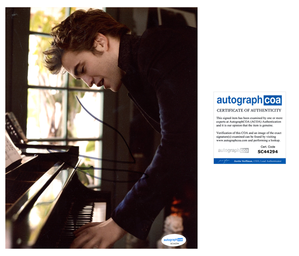 Robert Pattinson Twilight Signed Autograph 8x10 Photo ACOA