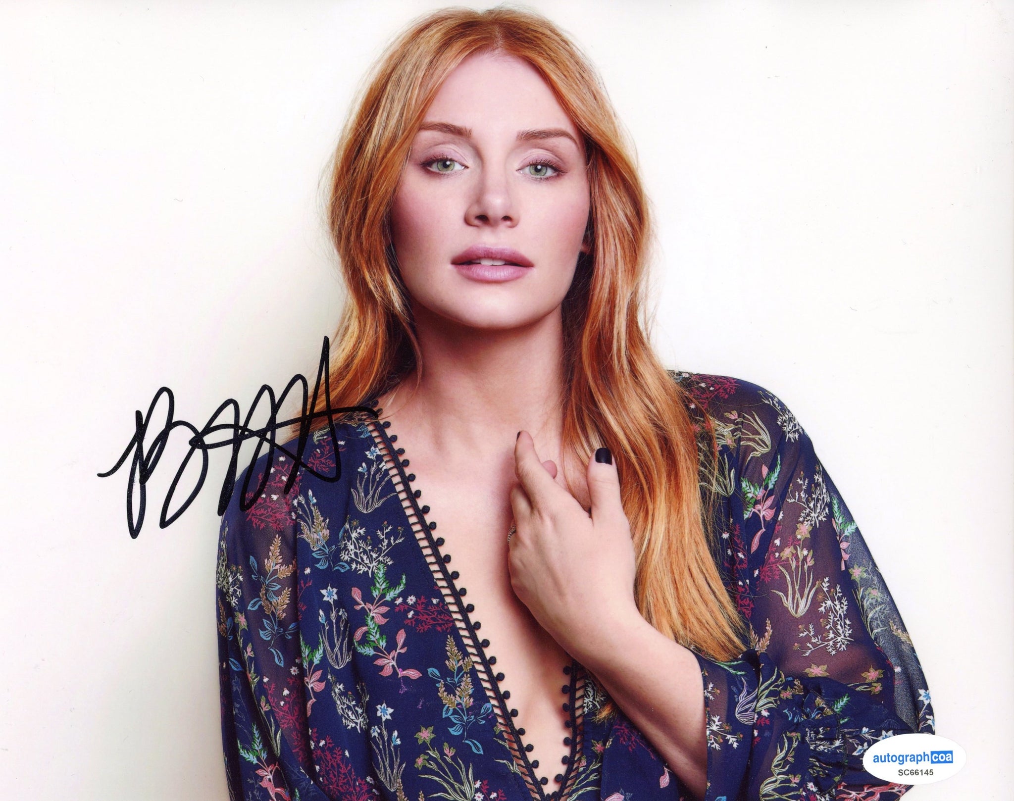 Bryce Dallas Howard Sexy Signed Autograph 8x10 Photo ACOA