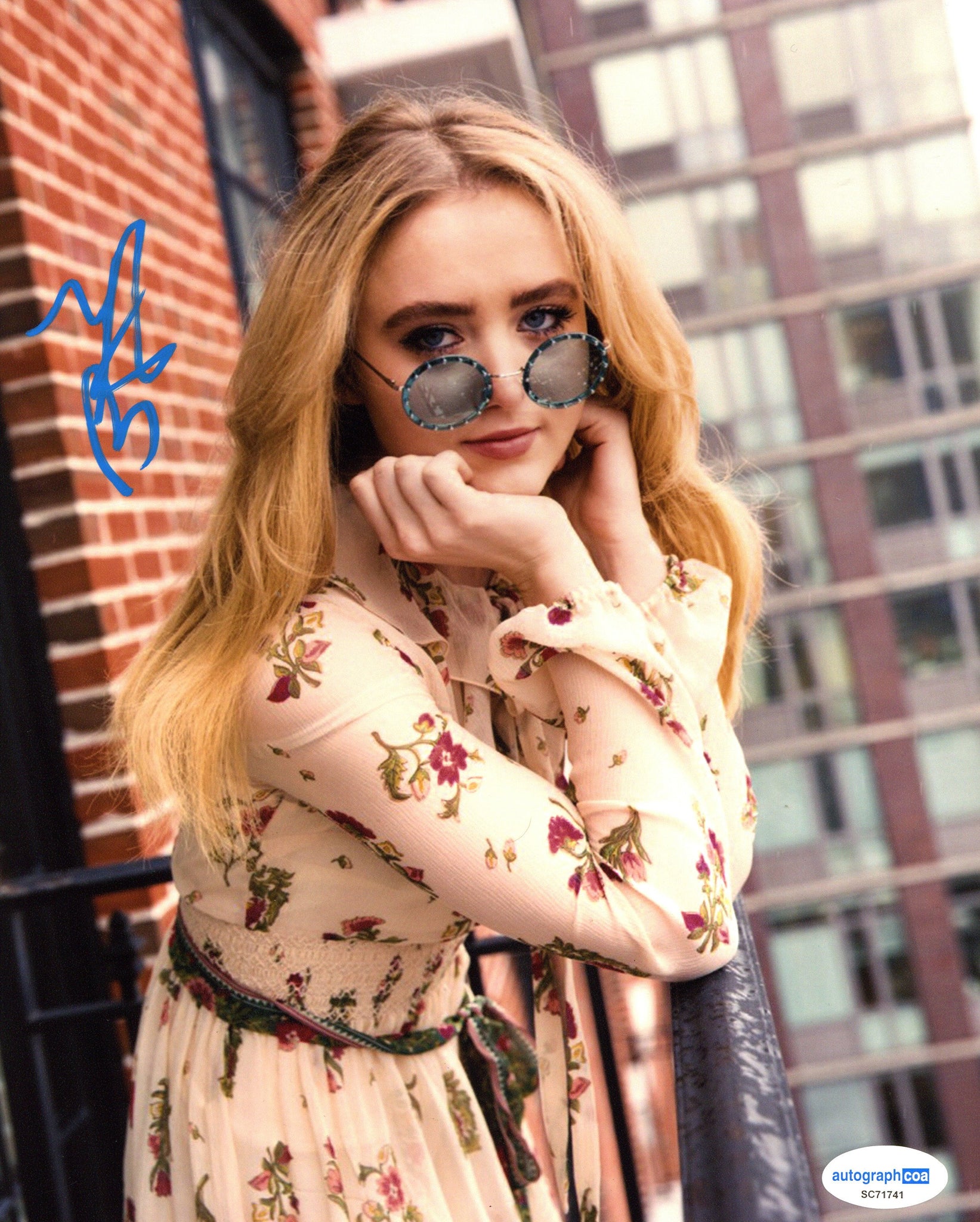 Kathryn Newton Sexy Signed Autograph 8x10 Photo ACOA