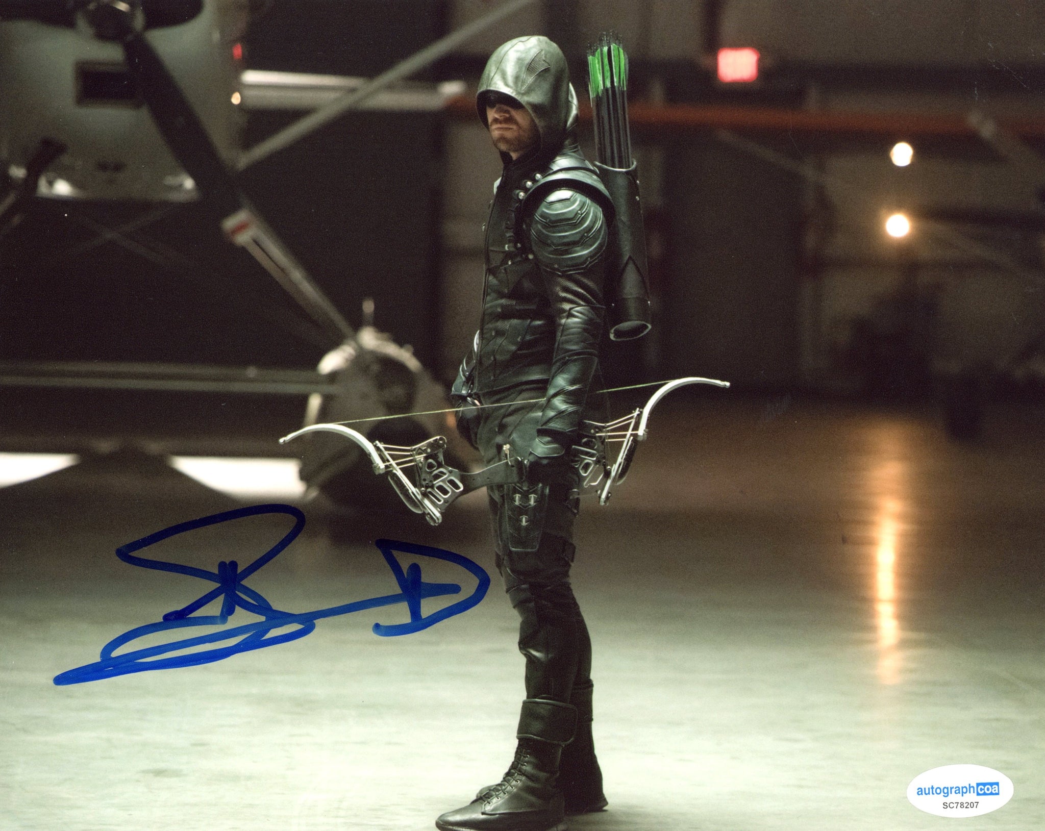 Stephen Amell Arrow Signed Autograph 8x10 Photo ACOA