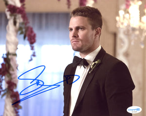 Stephen Amell Arrow Signed Autograph 8x10 Photo ACOA