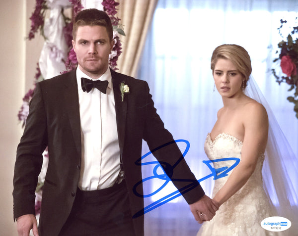 Stephen Amell Arrow Signed Autograph 8x10 Photo ACOA