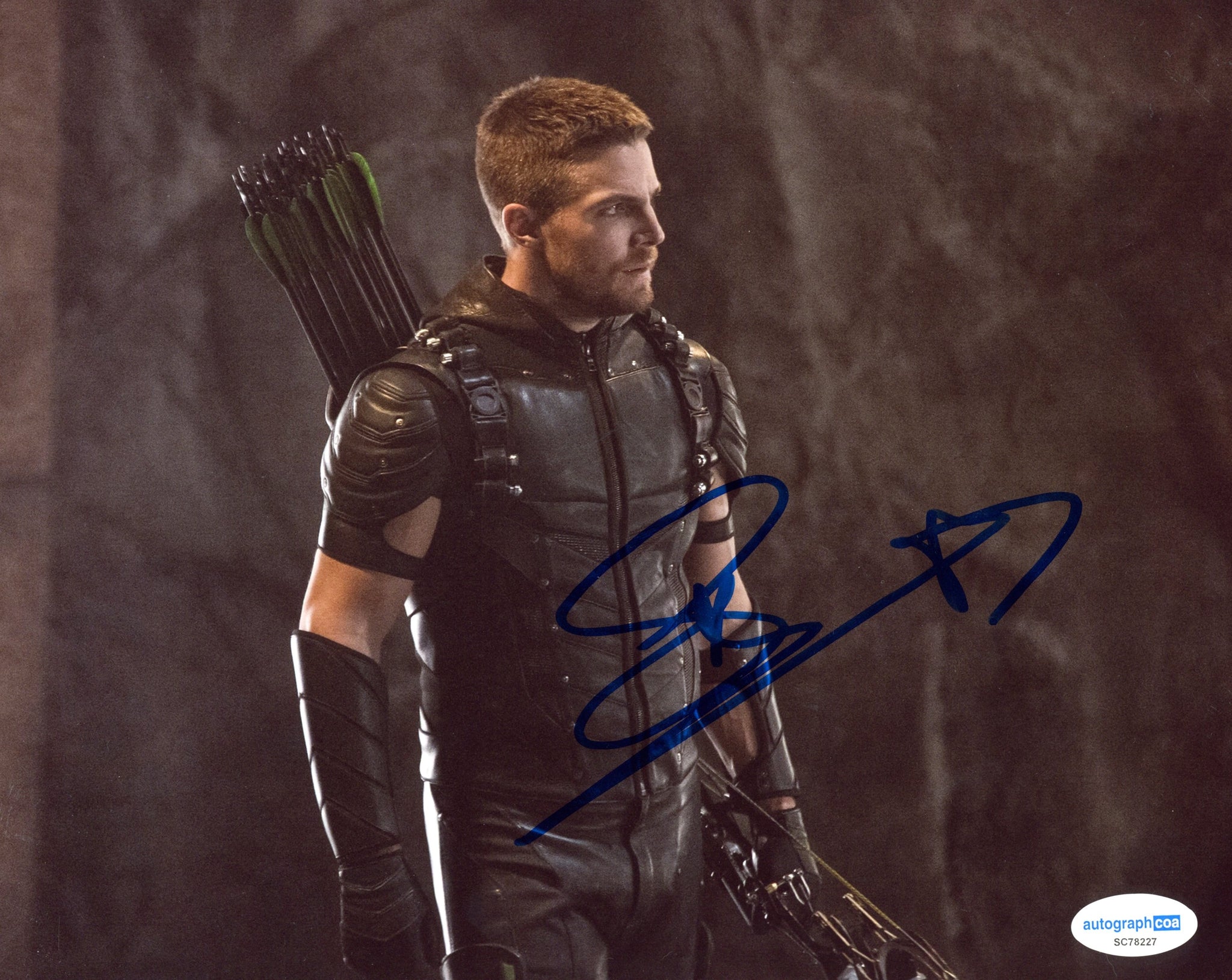 Stephen Amell Arrow Signed Autograph 8x10 Photo ACOA