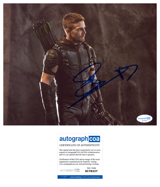 Stephen Amell Arrow Signed Autograph 8x10 Photo ACOA