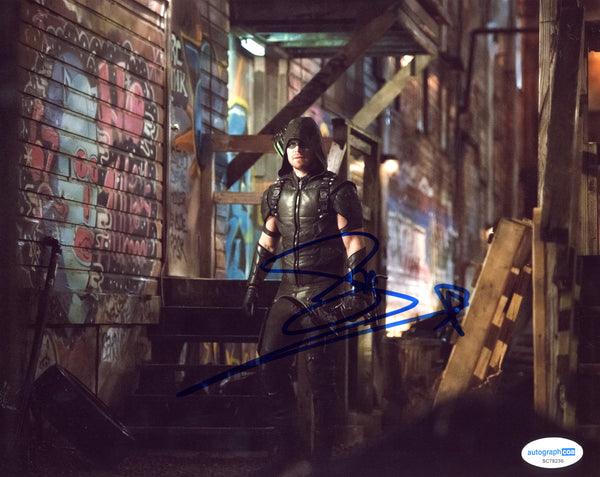 Stephen Amell Arrow Signed Autograph 8x10 Photo ACOA