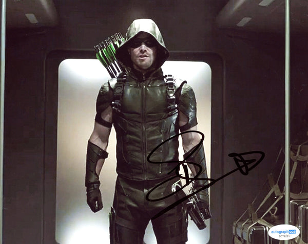 Stephen Amell Arrow Signed Autograph 8x10 Photo ACOA