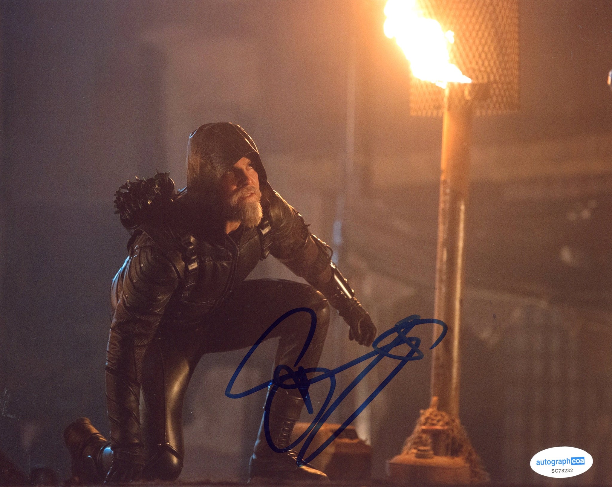 Stephen Amell Arrow Signed Autograph 8x10 Photo ACOA