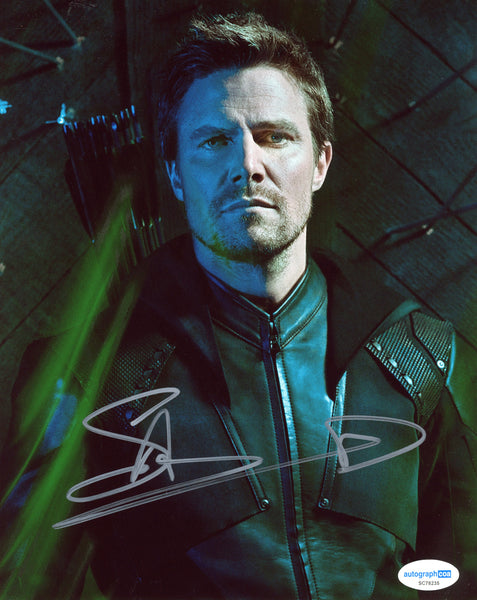 Stephen Amell Arrow Signed Autograph 8x10 Photo ACOA