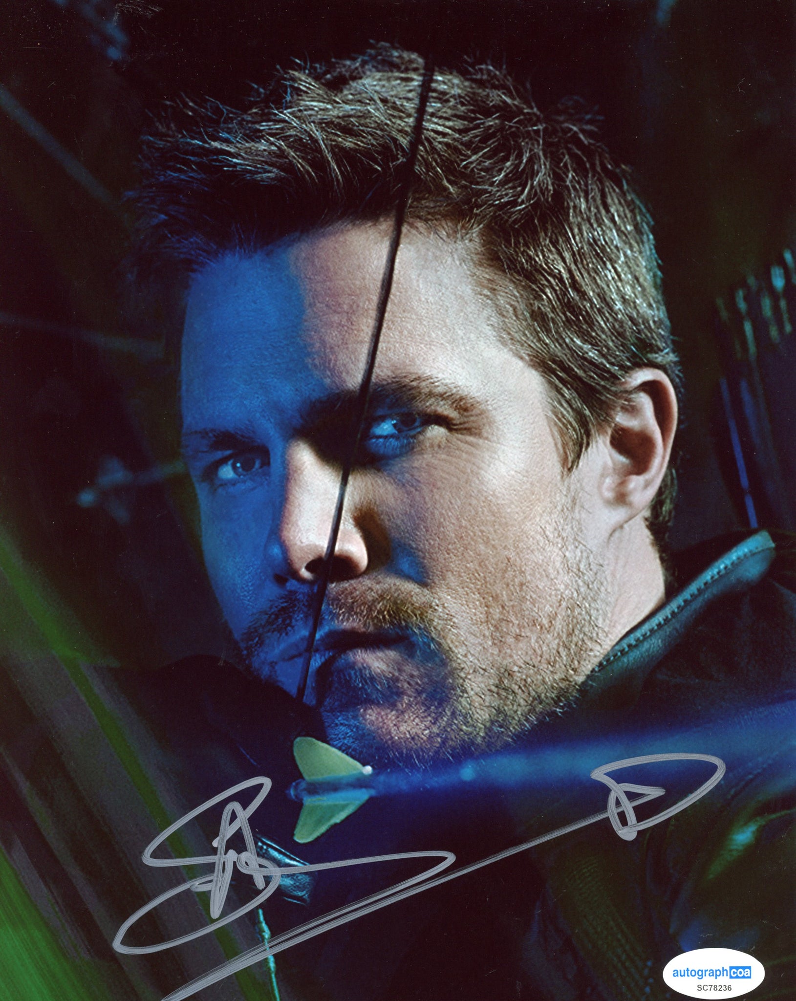 Stephen Amell Arrow Signed Autograph 8x10 Photo ACOA