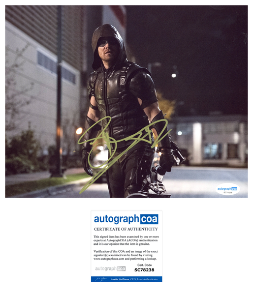 Stephen Amell Arrow Signed Autograph 8x10 Photo ACOA