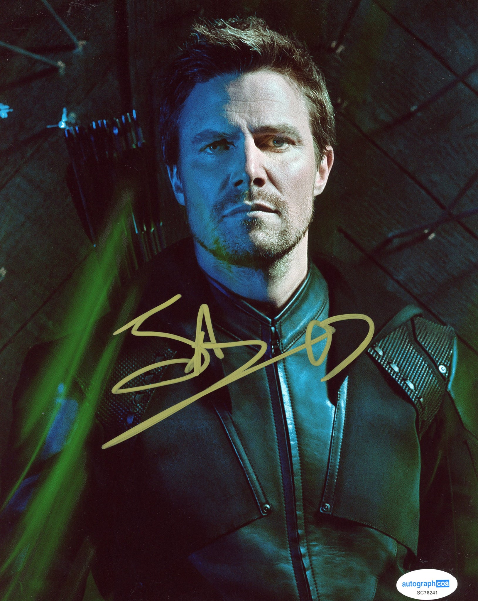 Stephen Amell Arrow Signed Autograph 8x10 Photo ACOA