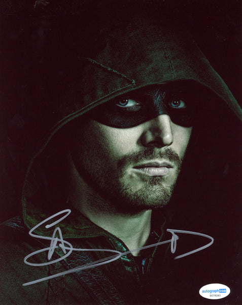 Stephen Amell Arrow Signed Autograph 8x10 Photo ACOA