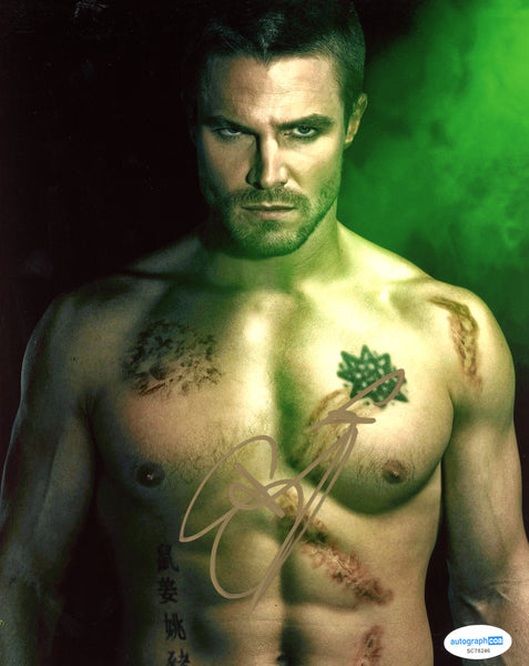 Stephen Amell Arrow Signed Autograph 8x10 Photo ACOA