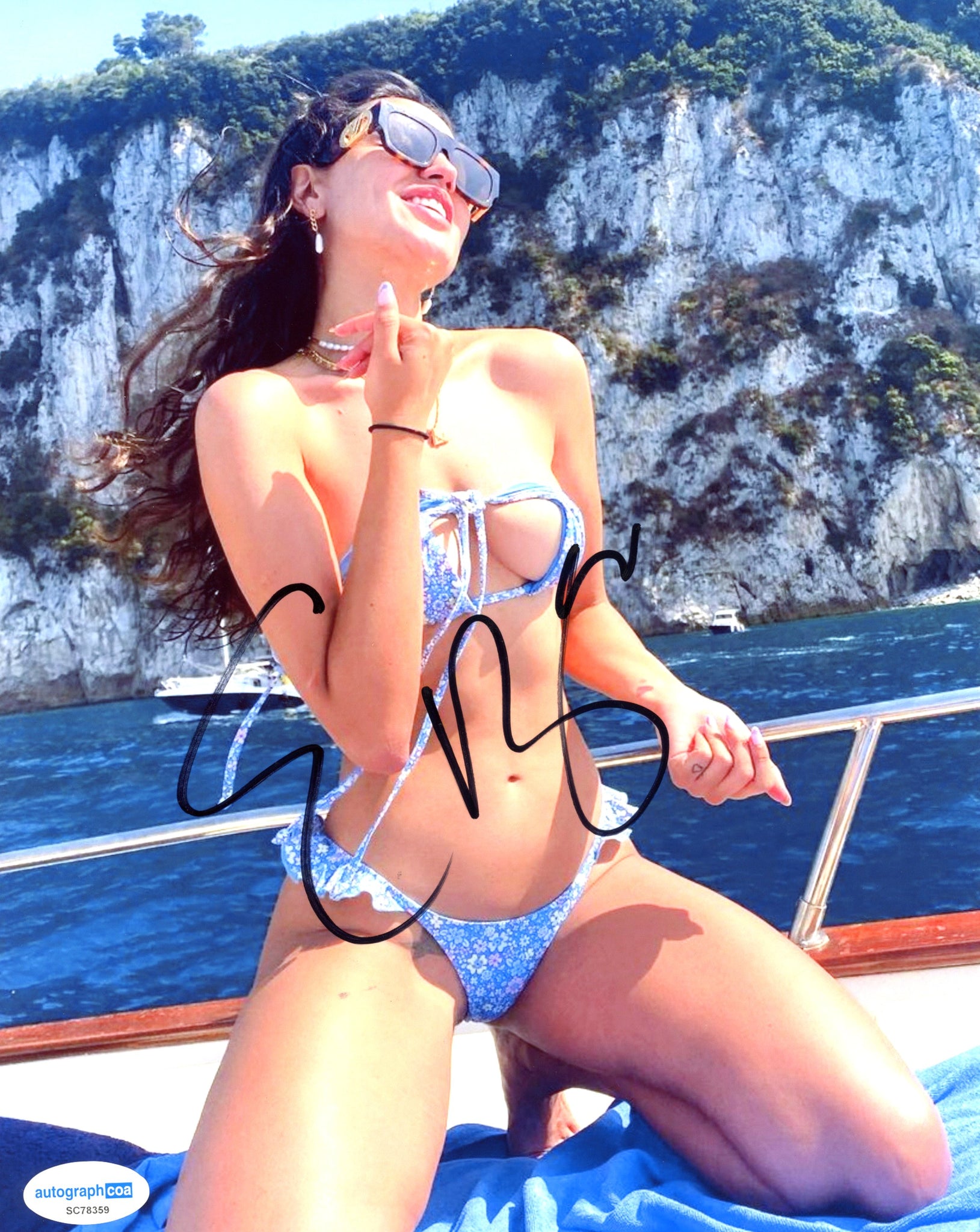 Eiza Gonzalez Sexy Signed Autograph 8x10 Photo ACOA