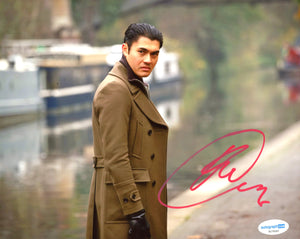 Henry Golding Gentlemen Signed Autograph 8x10 Photo ACOA