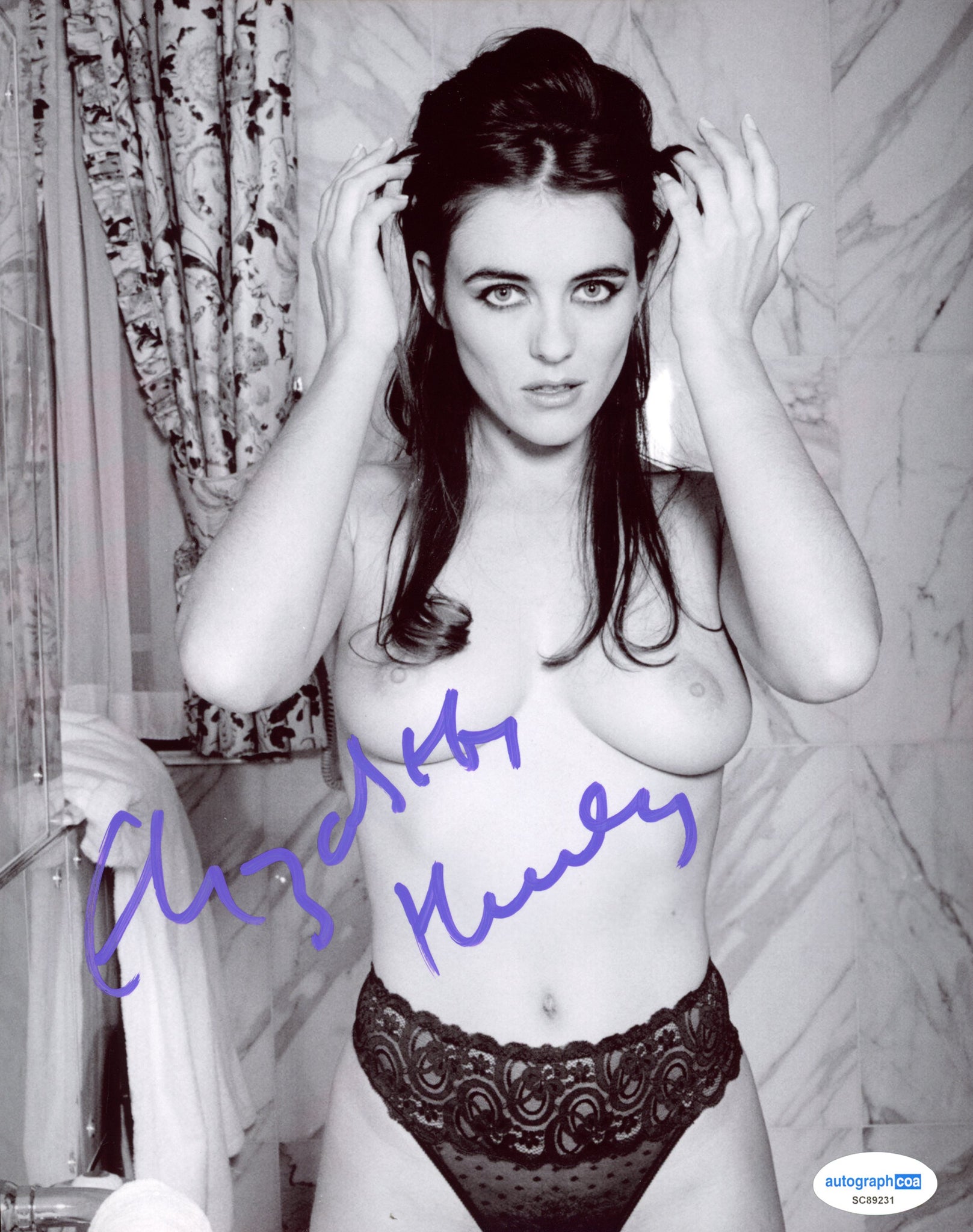 Elizabeth Hurley Sexy Signed Autograph 8x10 photo