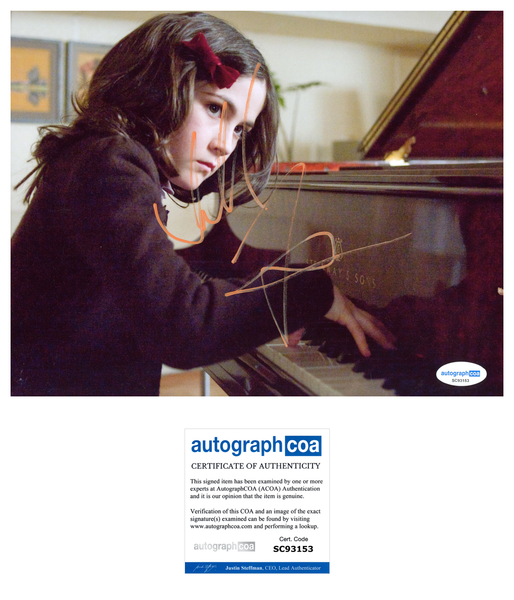 Isabelle Fuhrman Orphan Signed Autograph 8x10 Photo ACOA