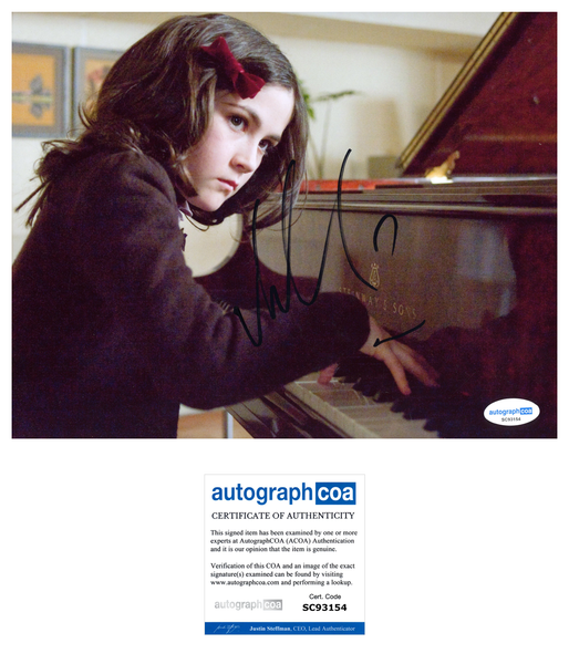Isabelle Fuhrman Orphan Signed Autograph 8x10 Photo ACOA