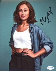 Ella Purnell Sexy Signed Autograph 8x10 Photo ACOA