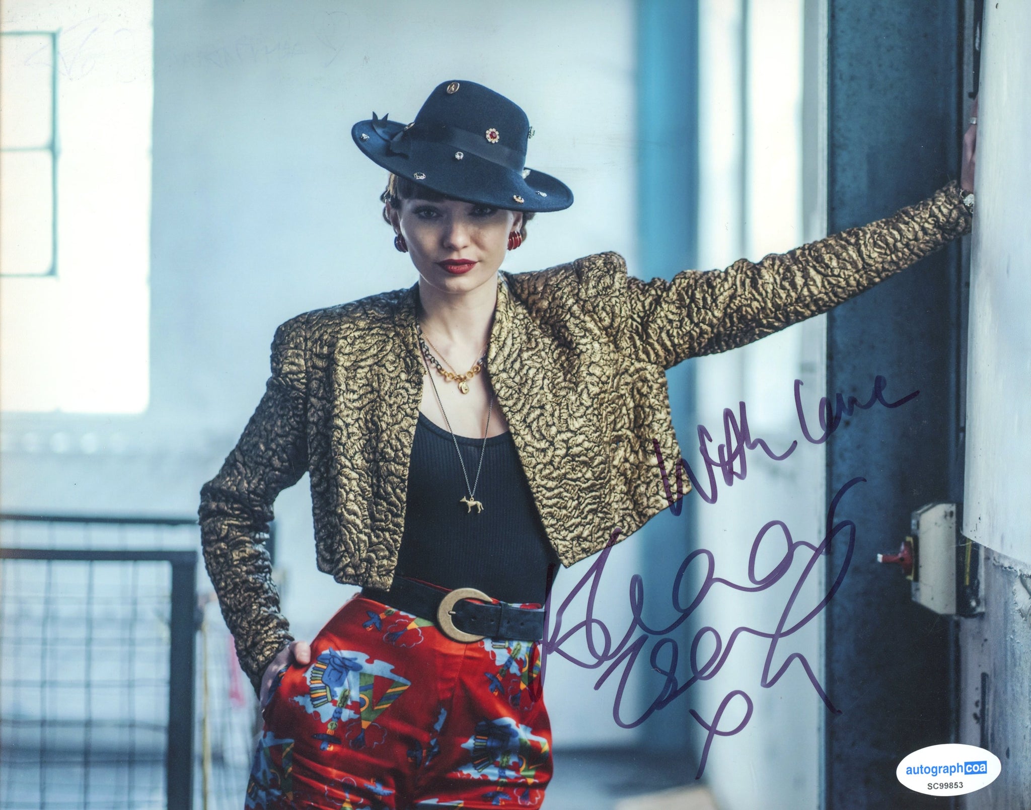 Eleanor Tomlinson Sexy Signed Autograph 8x10 Photo ACOA