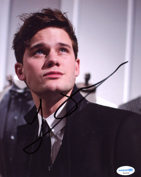 Jeremy Irvine War Horse Signed Autograph 8x10 Photo ACOA