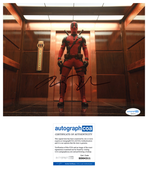 Ryan Reynolds Deadpool Signed Autograph 8x10 Photo ACOA