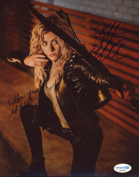 Katherine Kat McNamara Arrow Signed Autograph 8x10 Photo ACOA