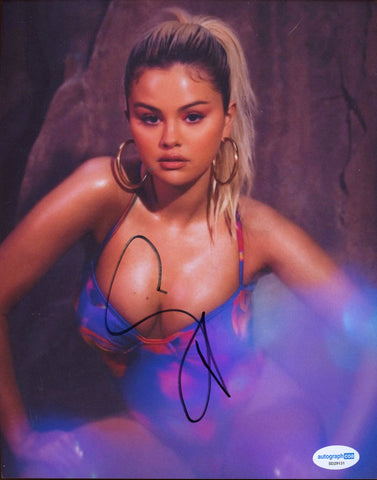 Selena Gomez Sexy Signed Autograph 8x10 Photo ACOA