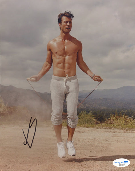 Glen Powell Top Gun Signed Autograph 8x10 Photo ACOA