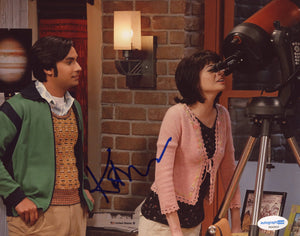 Kate Micucci Big Bang Signed Autograph 8x10 Photo ACOA