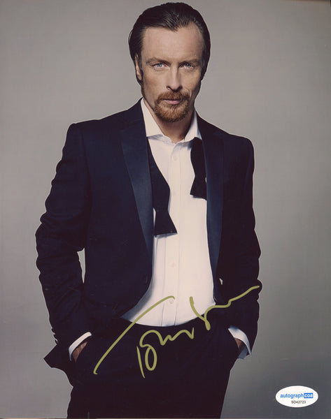 Toby Stephens Black Sails Signed Autograph 8x10 Photo ACOA