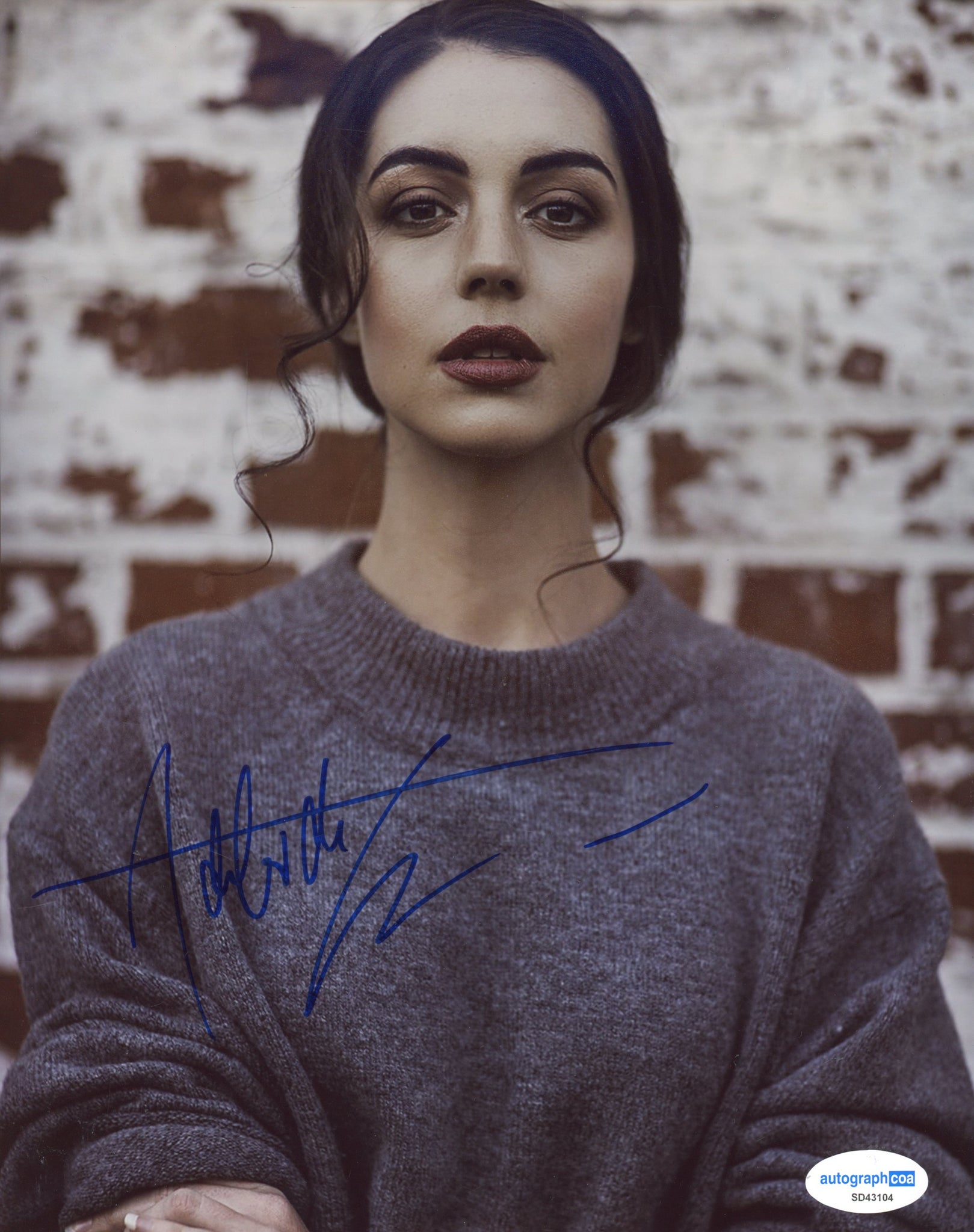 Adelaide Kane Sexy Signed Autograph 8x10 Photo ACOA