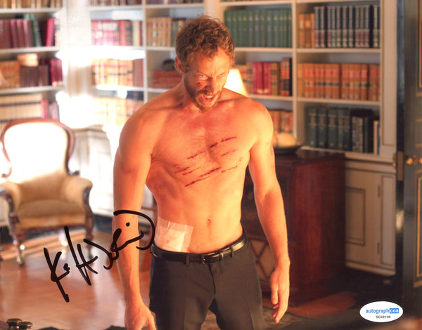 Kris Holden - Ried Lost Girl Signed Autograph 8x10 Photo ACOA