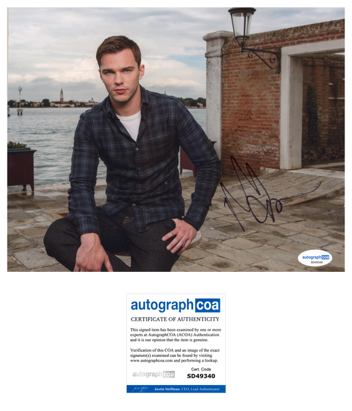 Nicholas Hoult Signed Autograph 8x10 Photo ACOA