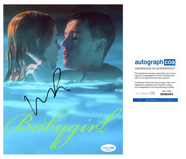Harris Dickinson BabyGirl Signed Autograph 8x10 Photo ACOA