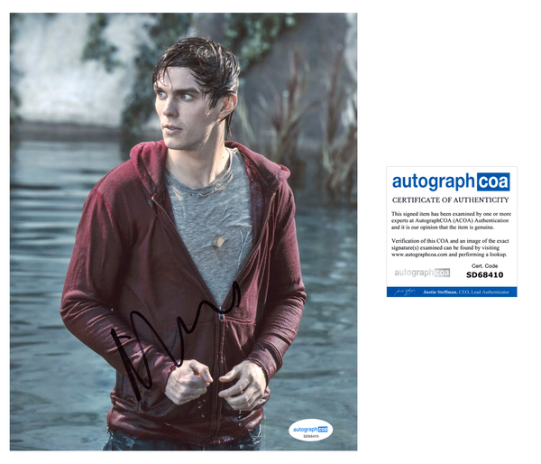 Nicholas Hoult Warm Bodies Signed Autograph 8x10 Photo ACOA