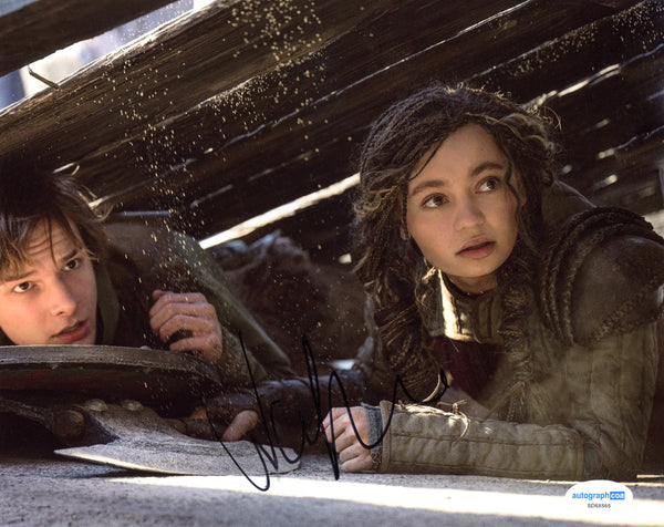 Nico Parker How to Train Dragon Signed Autograph 8x10 Photo ACOA