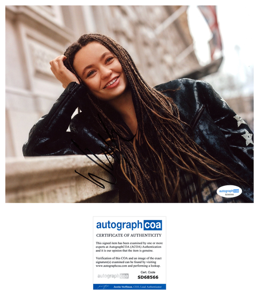 Nico Parker How to Train Dragon Signed Autograph 8x10 Photo ACOA